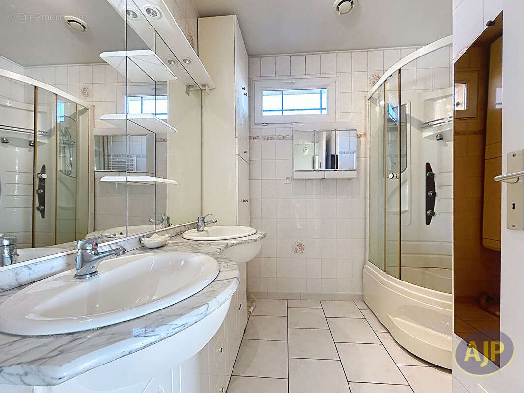 Maison à CUBZAC-LES-PONTS