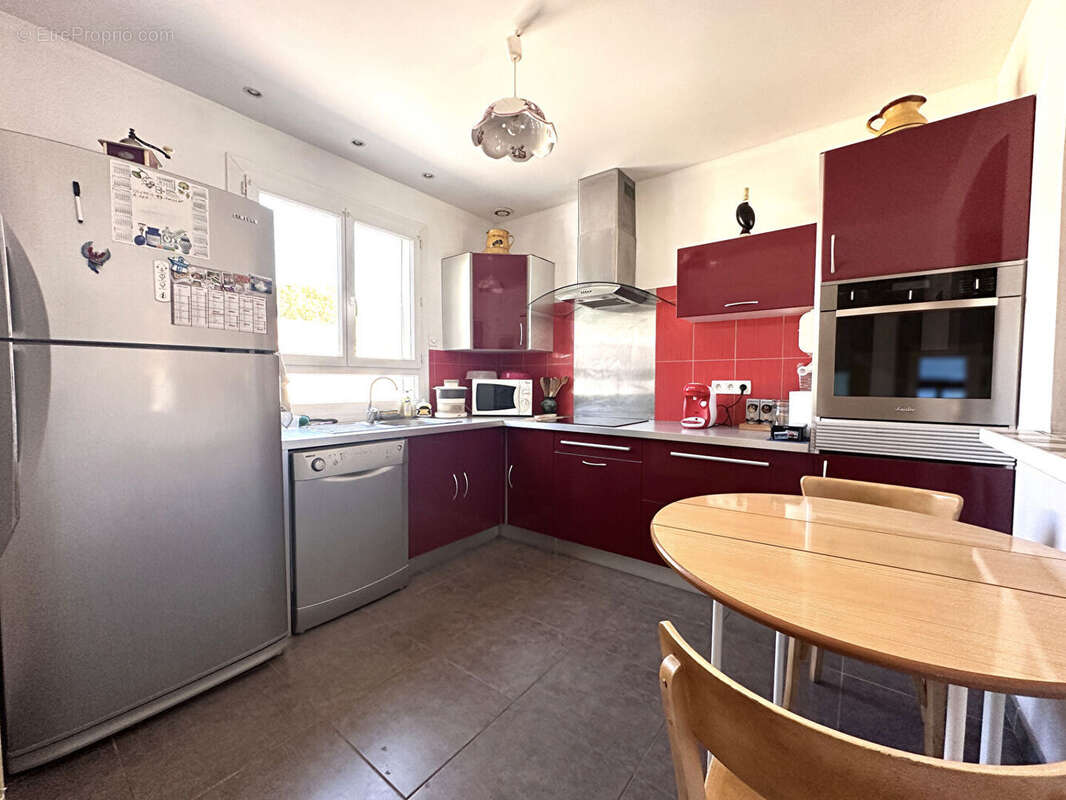 Maison à L'ISLE-SUR-LA-SORGUE