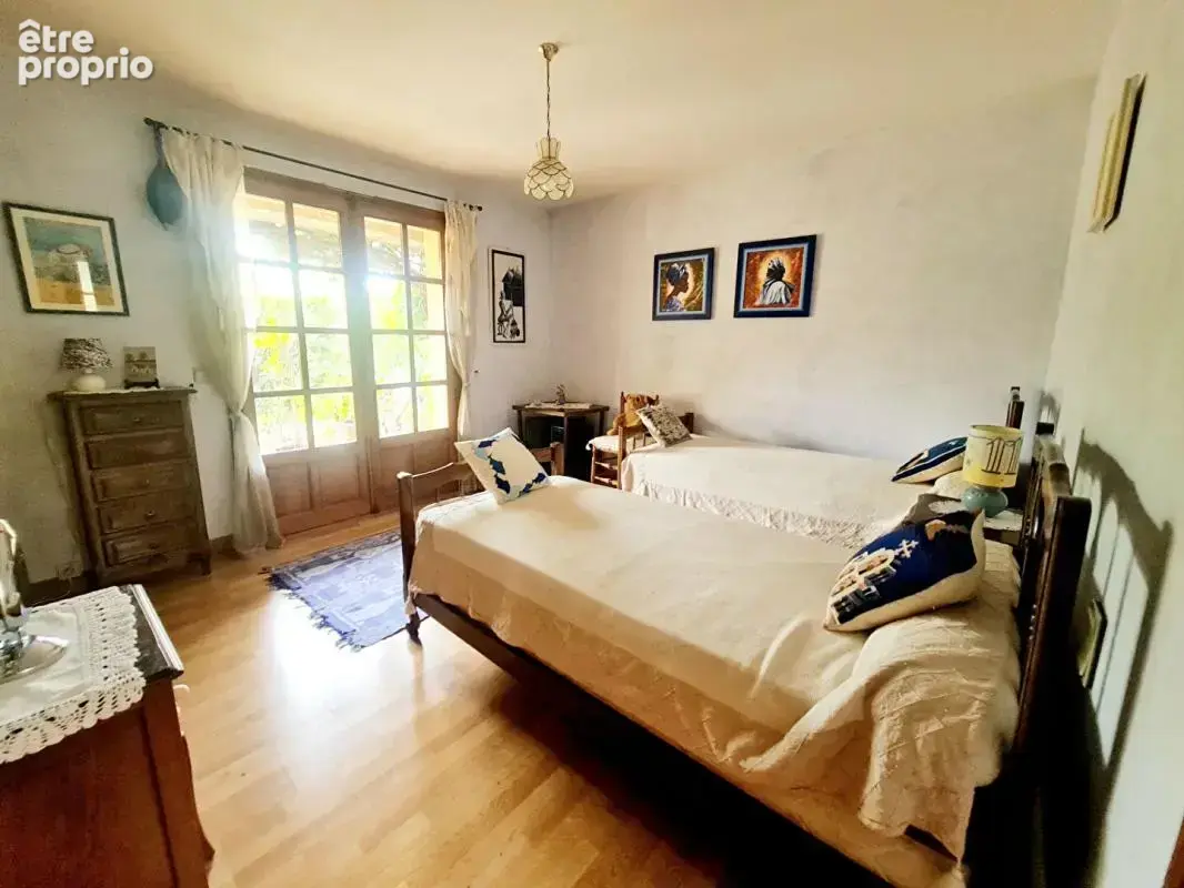 ALES - Villa 220m² avec piscine & pool house - 4 chambres- Proche commerces - photo 14