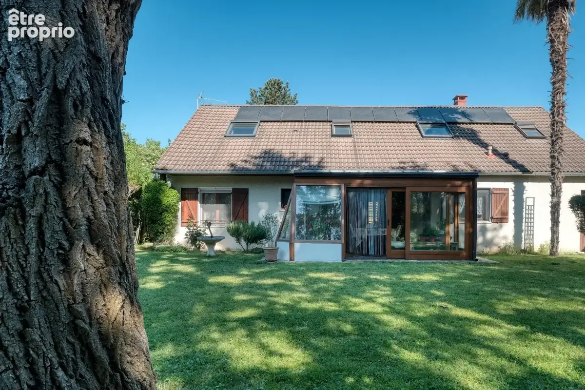 Elégante maison Familiale de 8 pièces 180m² avec Vie de Plain-Pied 6 Chambres - DPE C- Véranda et terrain arboré de 756m² - photo 10