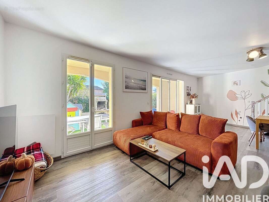 Photo 5 - Maison à ROQUEBRUNE-SUR-ARGENS