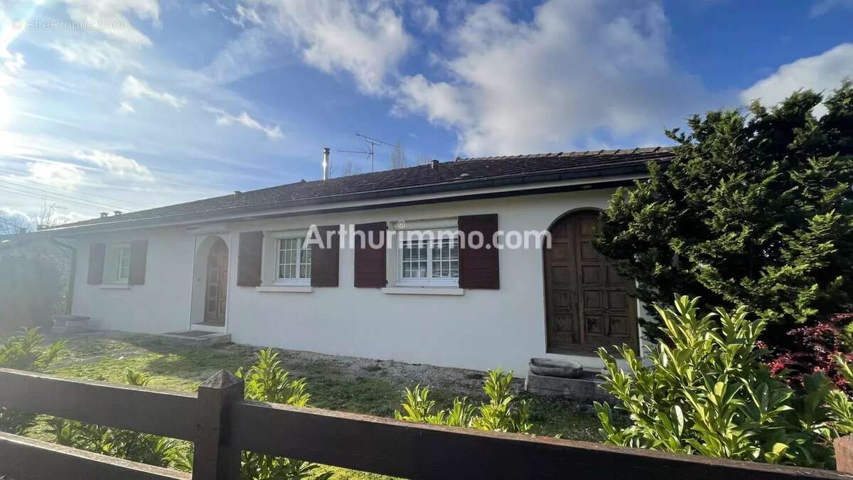 Maison à LONS-LE-SAUNIER