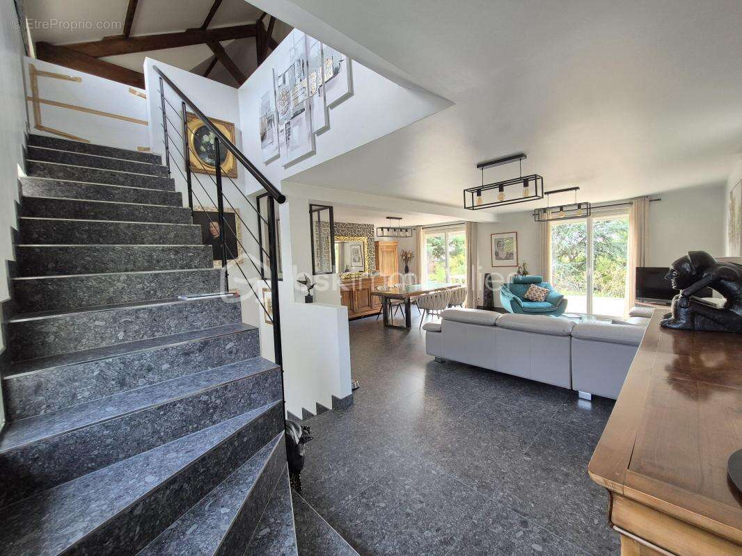 Maison à COURCOURONNES