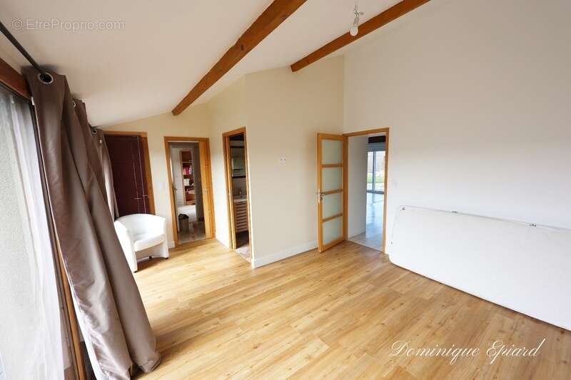 3 maisons, piscine & potentiel touristique (gîte et maisons d'hôtes) – 1,5 hectare - photo 5
