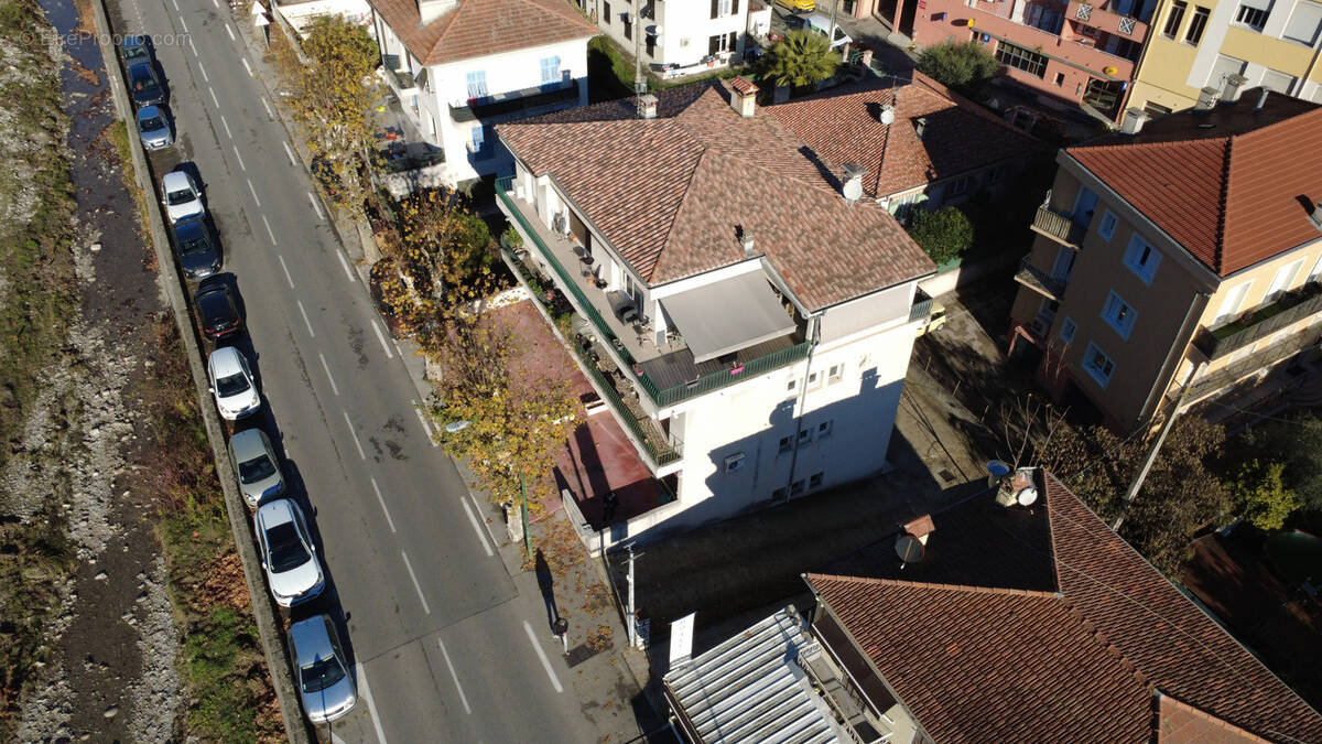 Appartement à CONTES