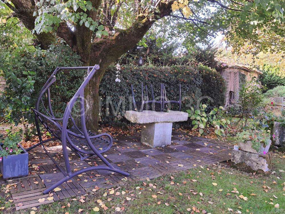 Maison à CHEF-BOUTONNE