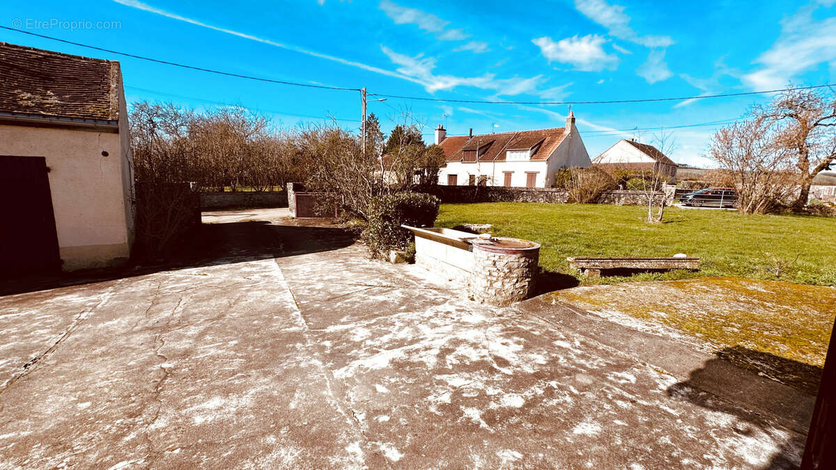 Longère bourguignonne située dans le secteur d' ISLAND au prix de 246 100 €. - photo 5