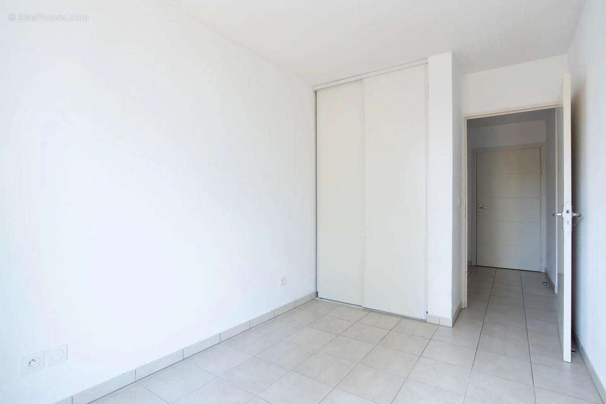 Appartement à ROQUEBRUNE-SUR-ARGENS