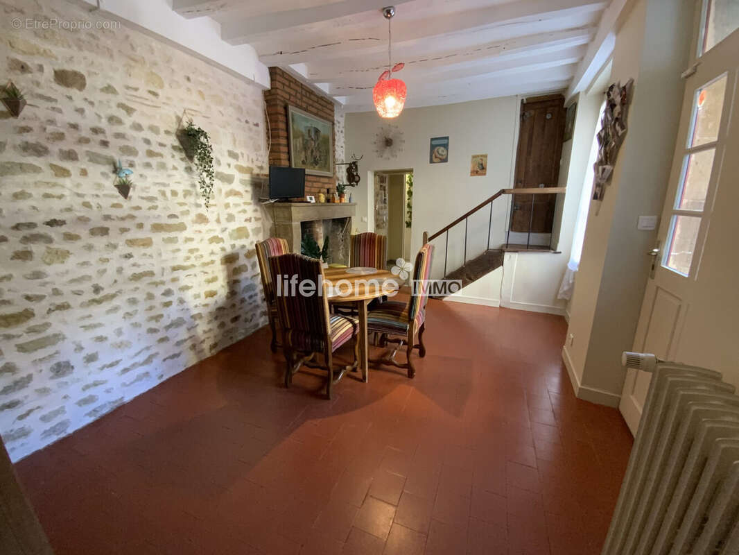 Maison 320 m² à Levroux  - photo 3