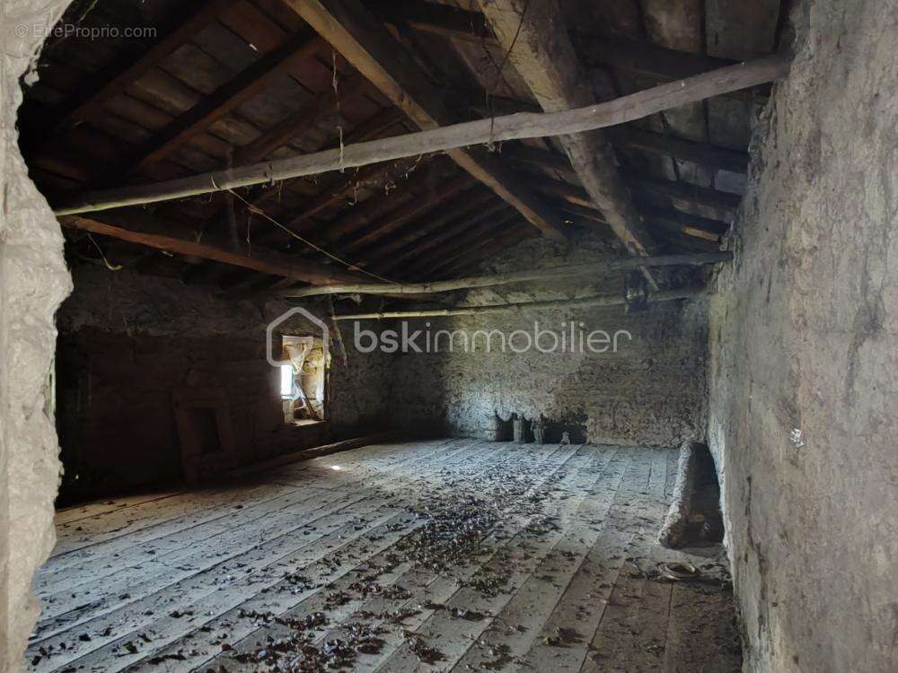 Maison à MARSAC-EN-LIVRADOIS