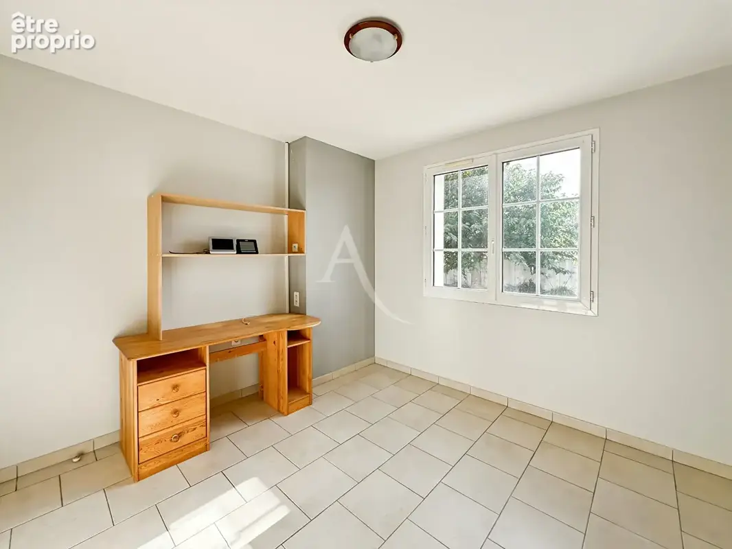 A vendre proche du bourg en impasse - Maison de plain-pied - photo 8
