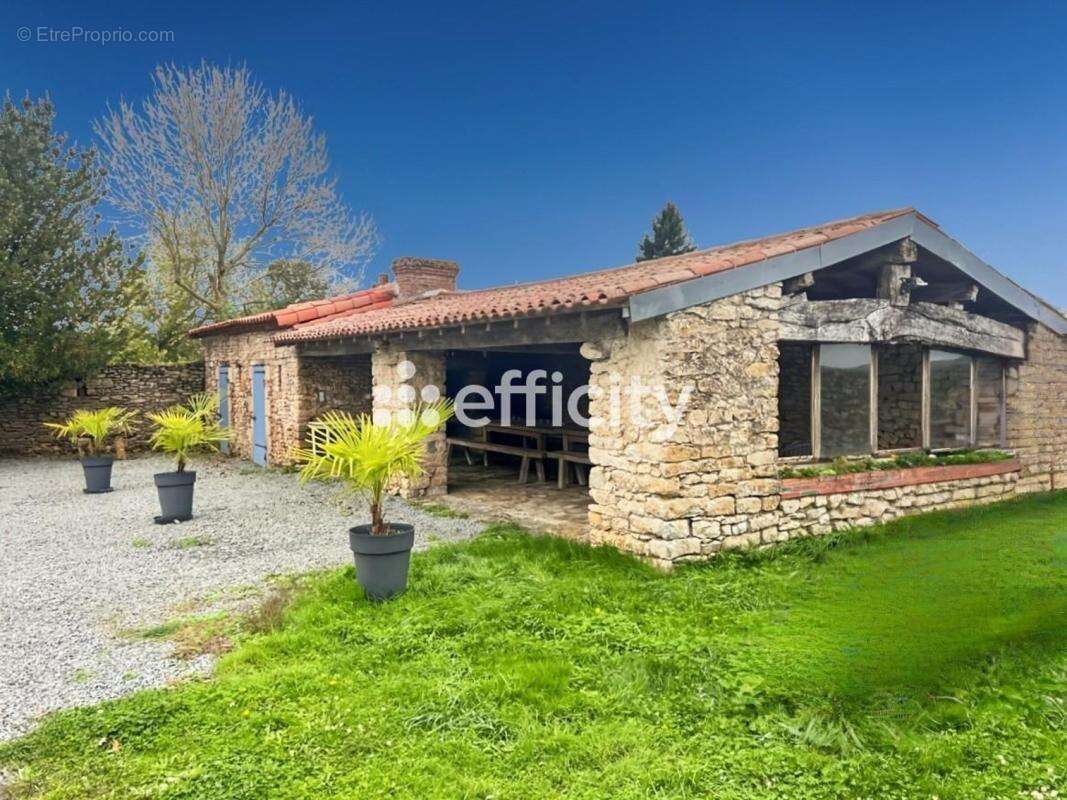 Maison à NIEUL-SUR-L&#039;AUTISE