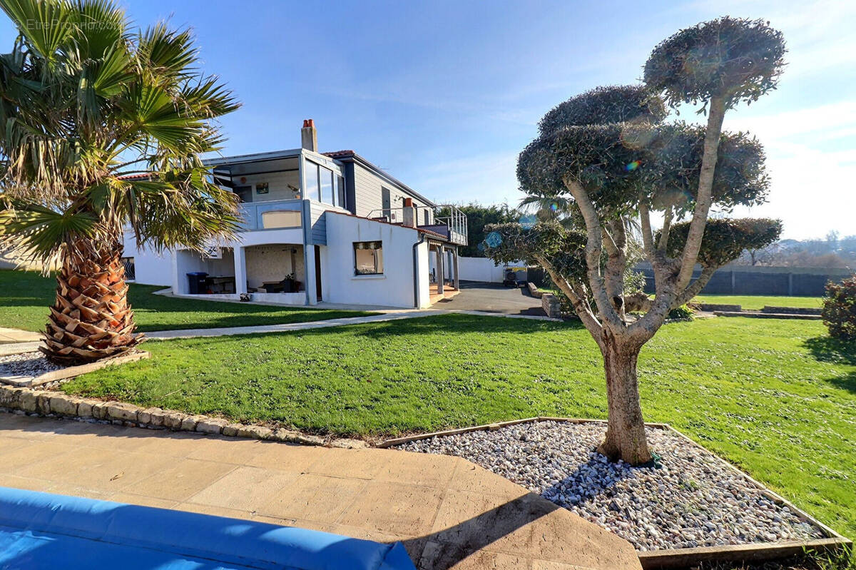 Maison à L&#039;HOUMEAU