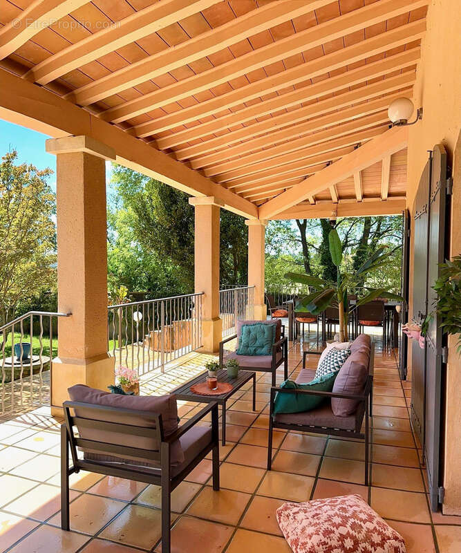 Maison à SUZE-LA-ROUSSE