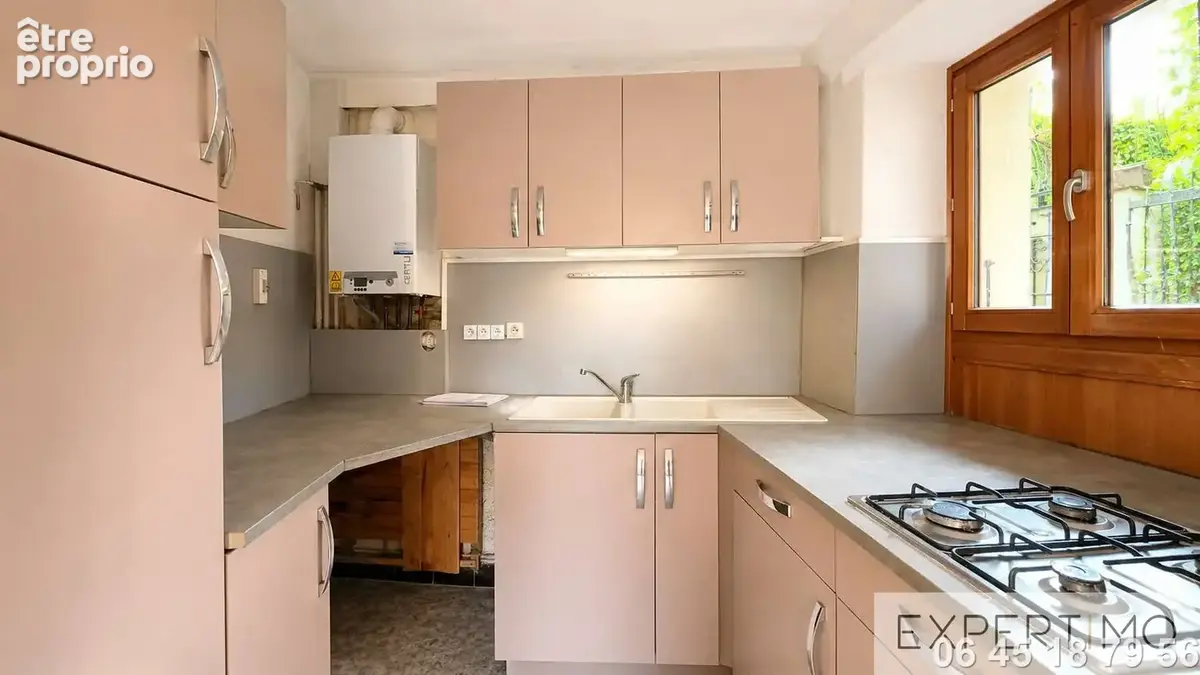 Maison  avec deux appartements, jardins et garage - photo 2