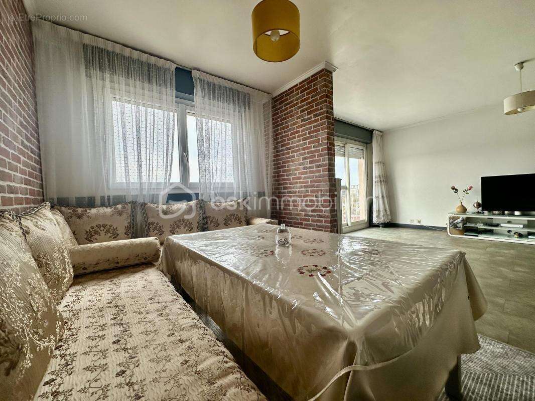 Appartement à CORBEIL-ESSONNES