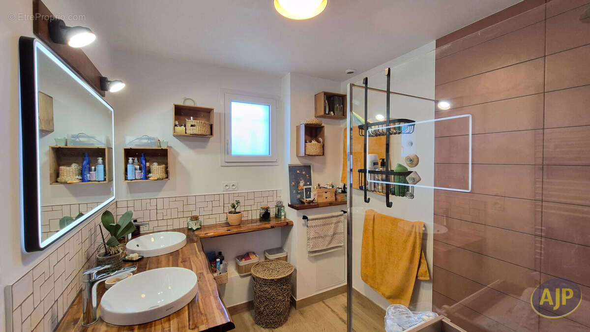 Maison à SAINT-COLOMBAN