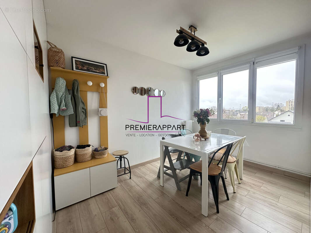Appartement à HOUILLES