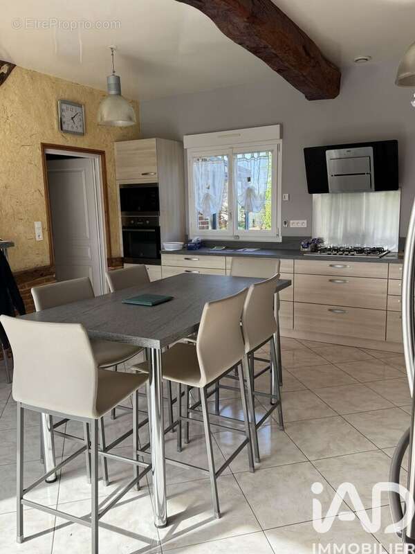 Maison 228 m² à Ecalles-Alix  - photo 5
