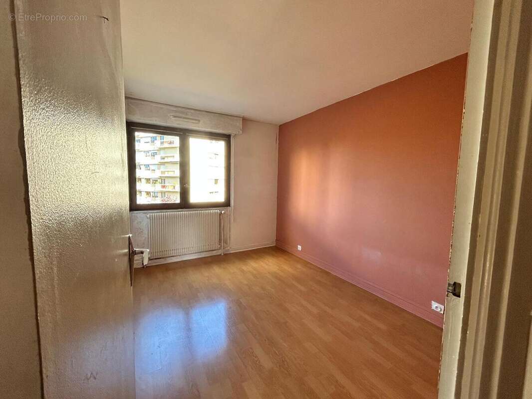   - Appartement à OULLINS