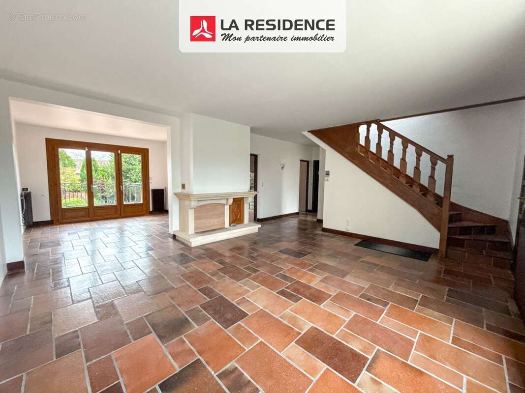Maison 123 m² à Le Mesnil-Saint-Denis  - photo 7