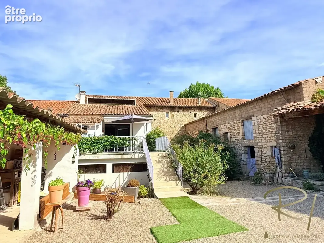Maison à BARJAC