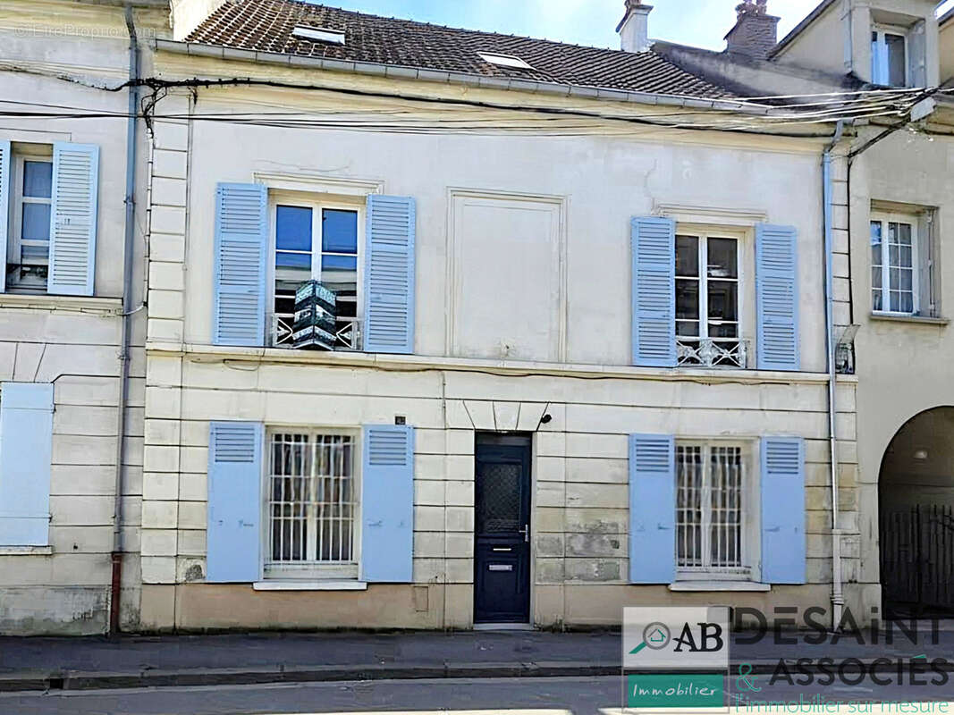 Maison à CRECY-LA-CHAPELLE