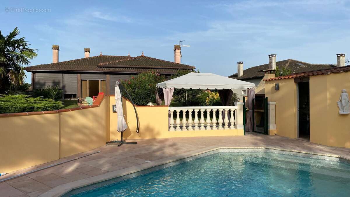 Maison à CASTELGINEST