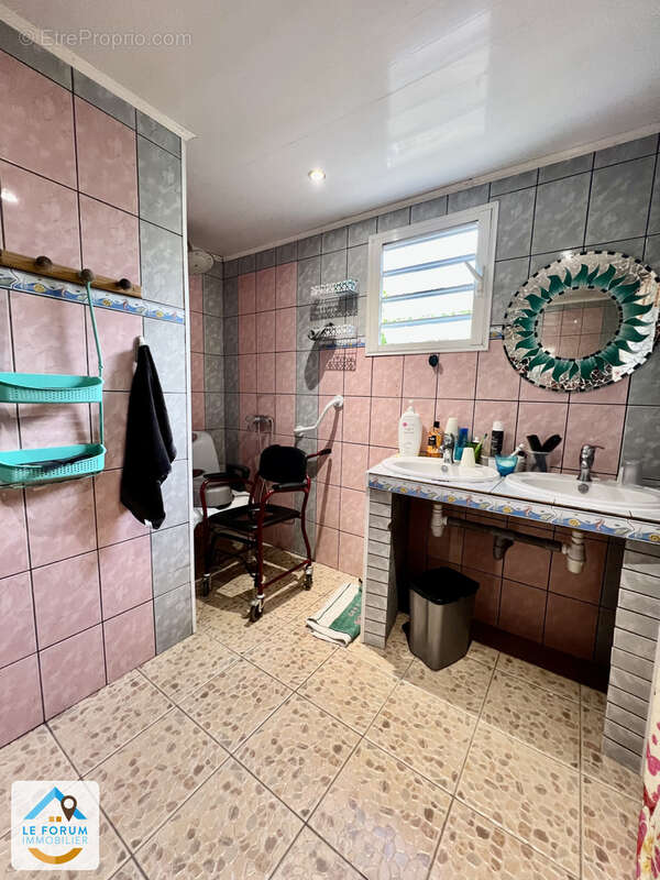 Saint joseph 97480 - maison t6 - beaux volumes - cadre verdoyant - photo 10