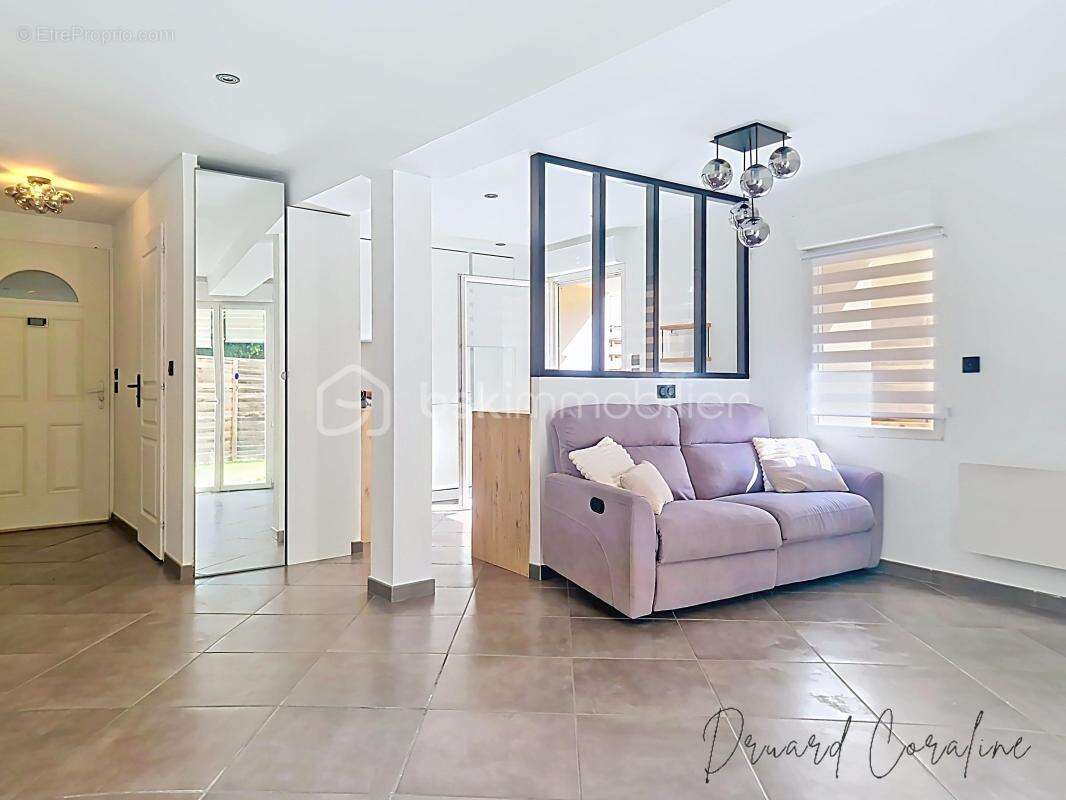 Appartement à POISAT