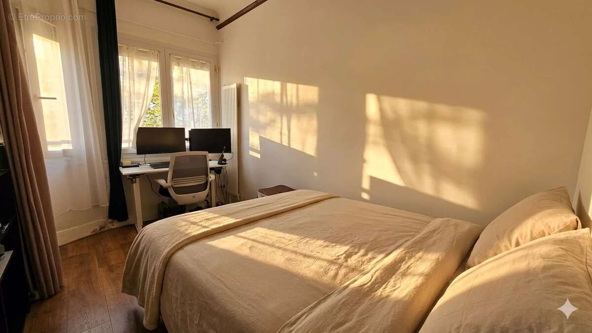 Appartement à LEVALLOIS-PERRET