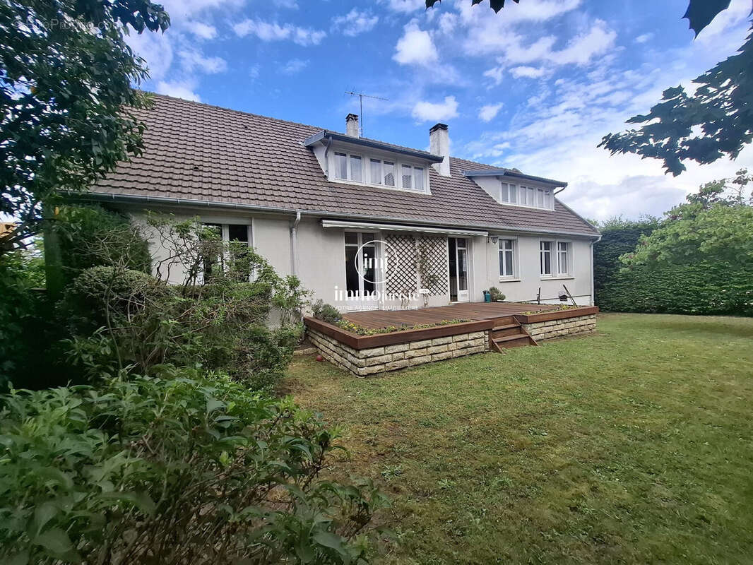 Maison 175 m² à Le Mesnil-Le-Roi  - photo 4