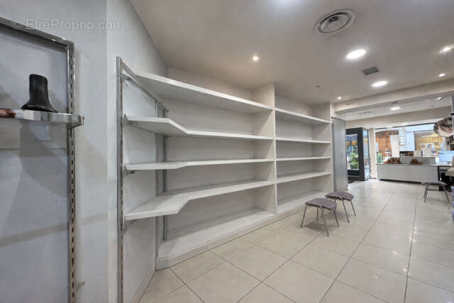 Commerce à COURBEVOIE