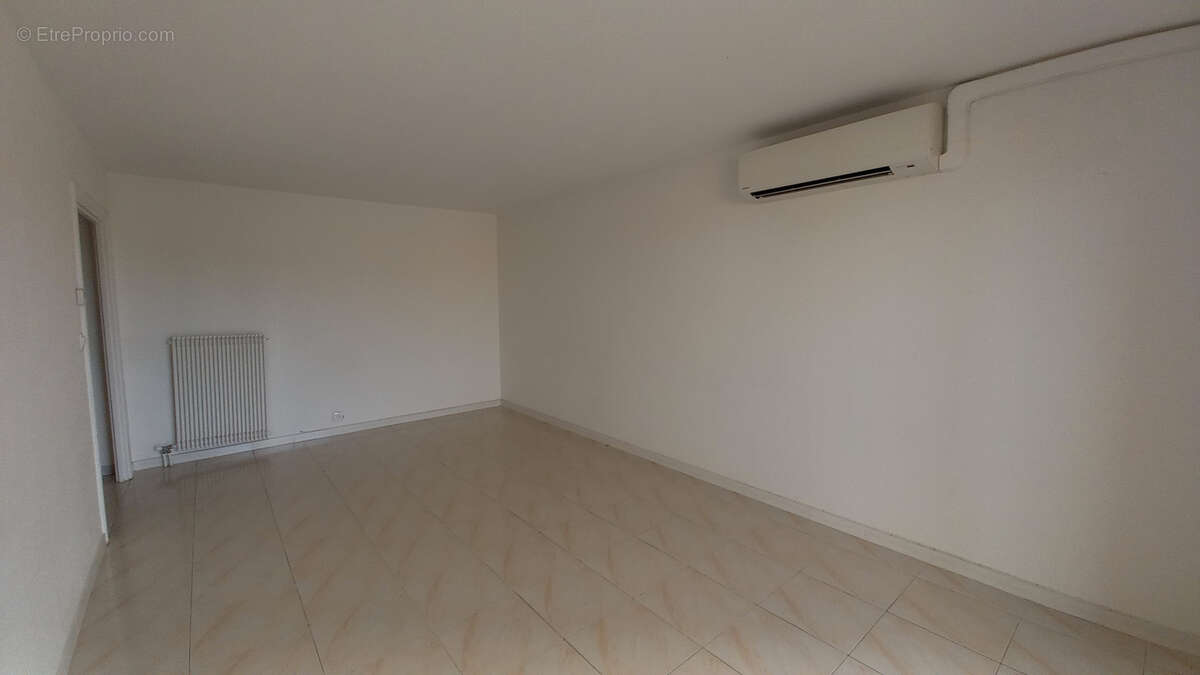 Appartement à MANDELIEU-LA-NAPOULE