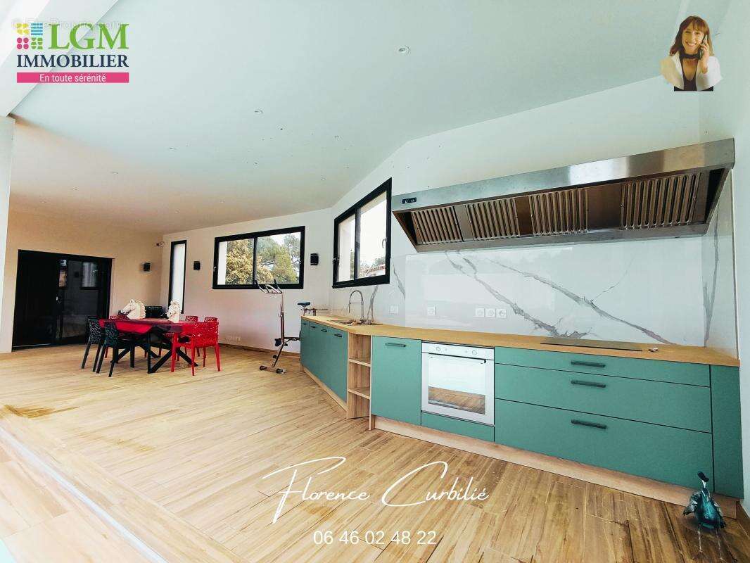 Villa contemporaine 4 chambres avec piscine et garage sur un terrain de 3000m² à l'abri des regards - photo 7