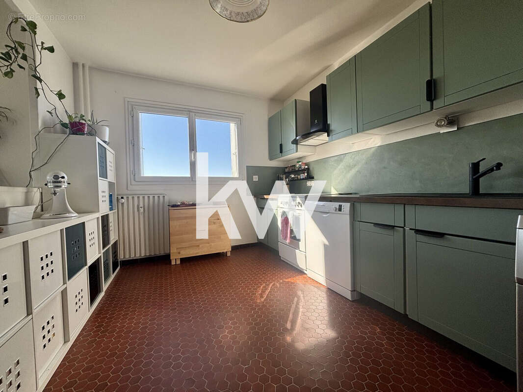 Appartement 78 m² à Saint-Etienne  - photo 3