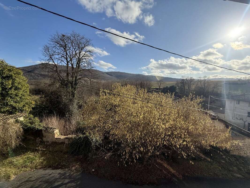 Appartement à JULIENAS