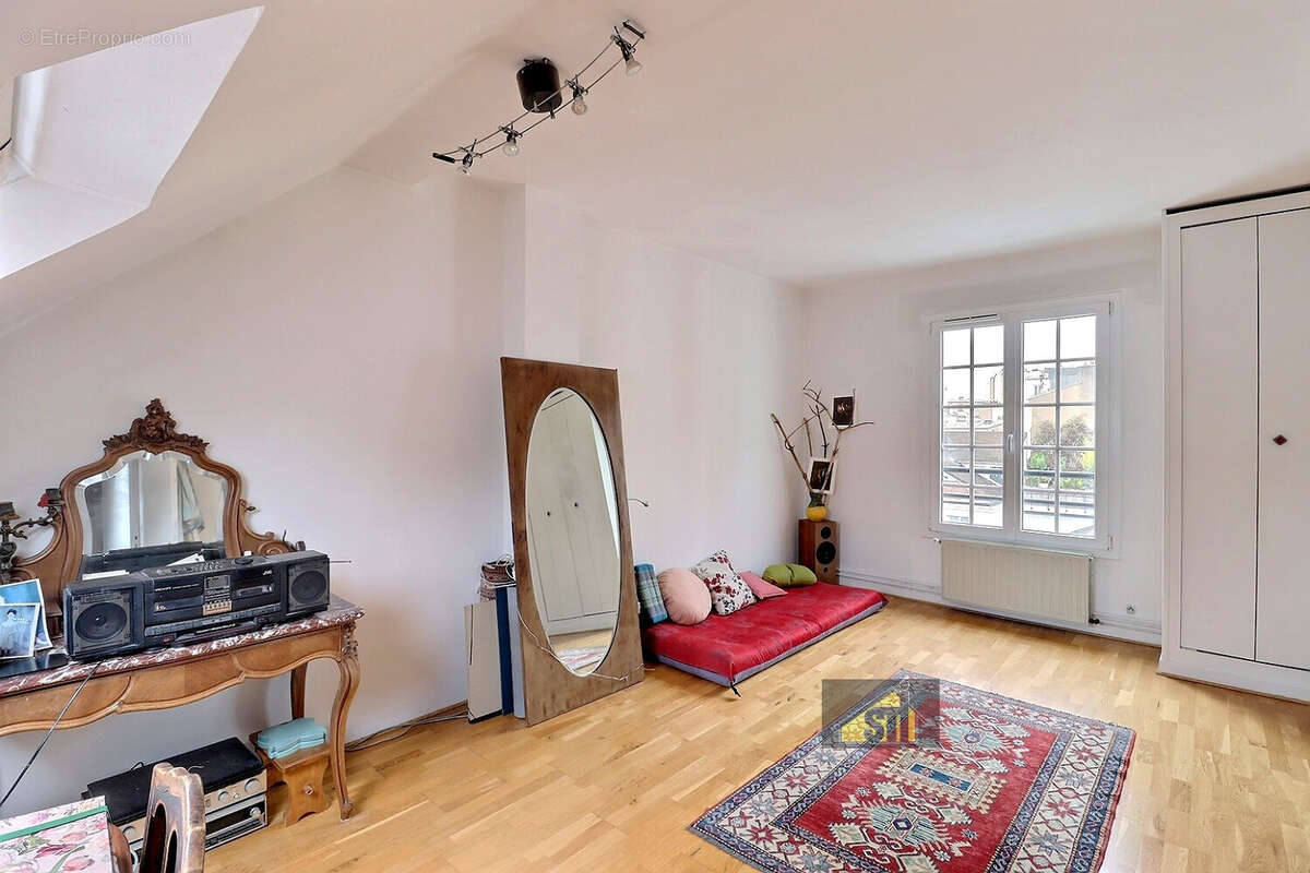 Appartement à PARIS-14E