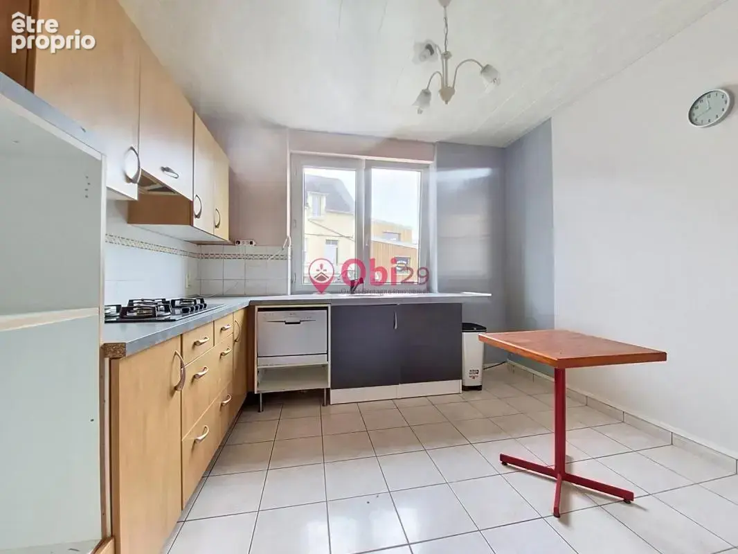 De beaux volumes et un fort potentiel au cœur de Saint-Goazec – 5 chambres - photo 6