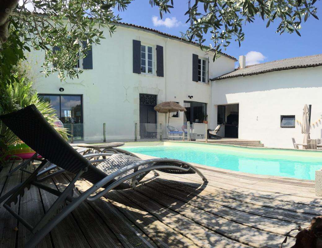 Maison à SAINTE-SOULLE