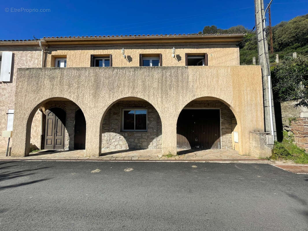 Maison à CASTIFAO