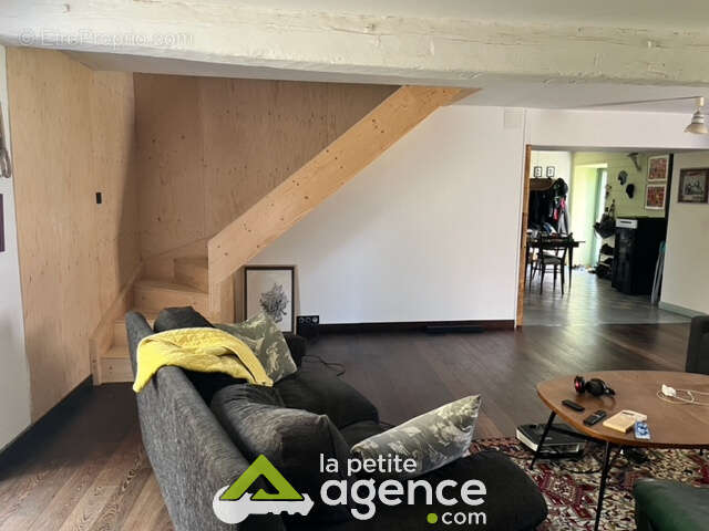 Maison à JALOGNES