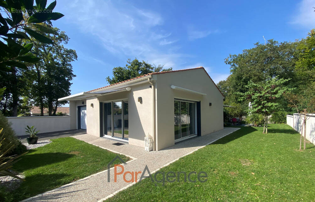 Maison à SAINT-GEORGES-DE-DIDONNE