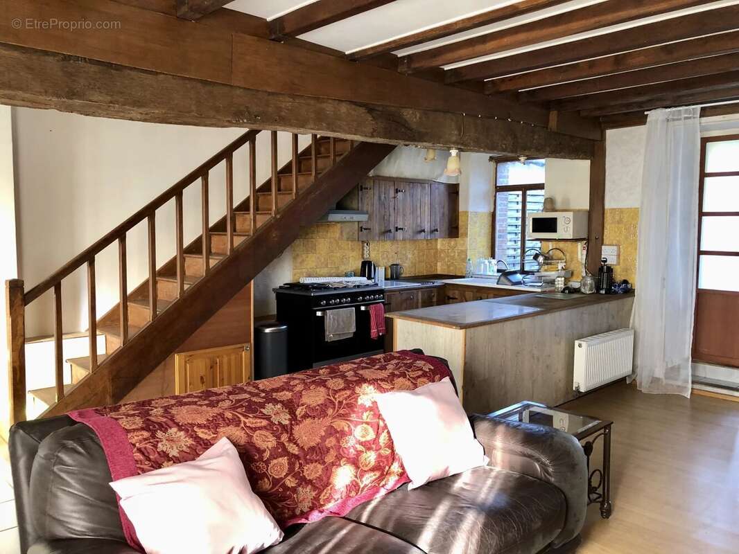 Maison à BUSSIERE-POITEVINE