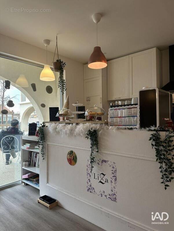 Photo 1 - Commerce à CHEVAL-BLANC