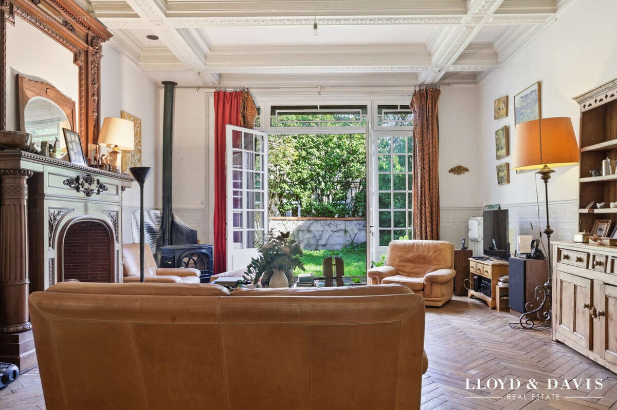 Maison 392 m² à Bordeaux  - photo 2
