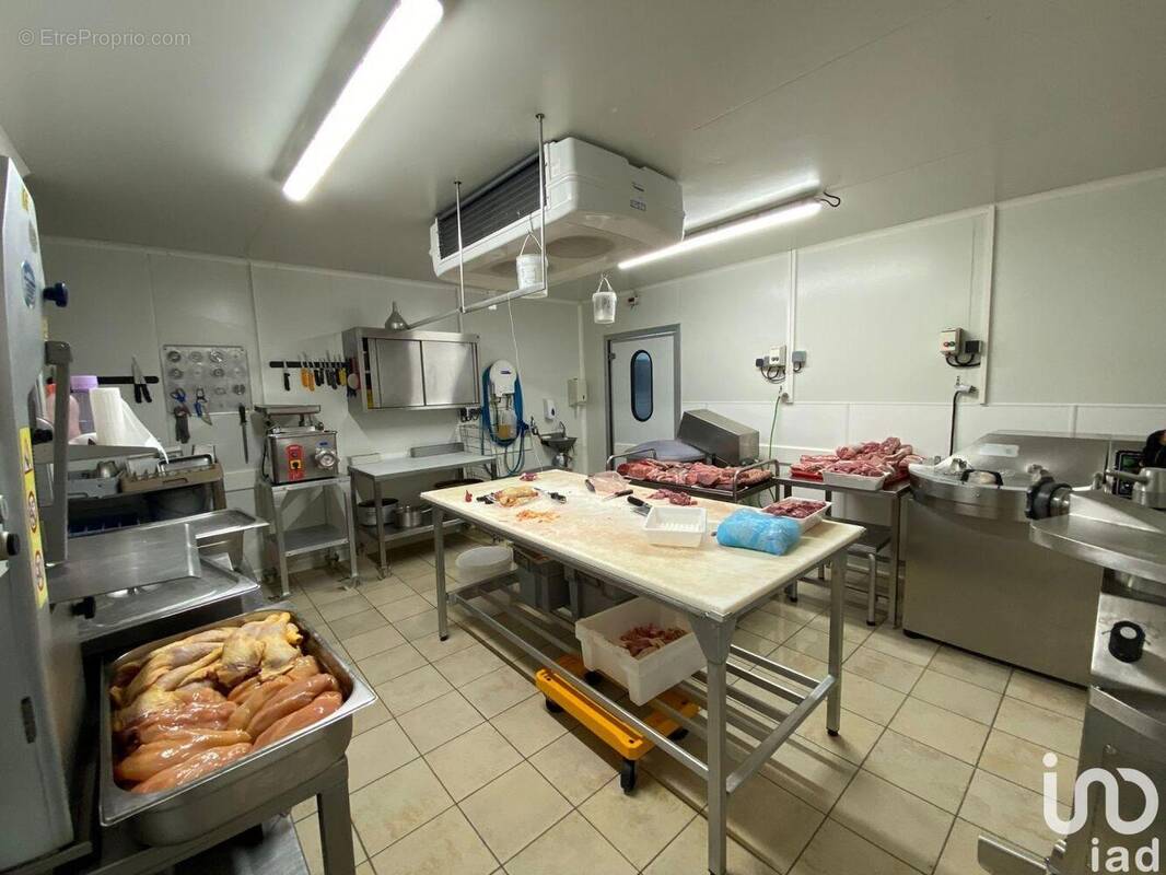 Photo 1 - Commerce à CELLES-SUR-BELLE