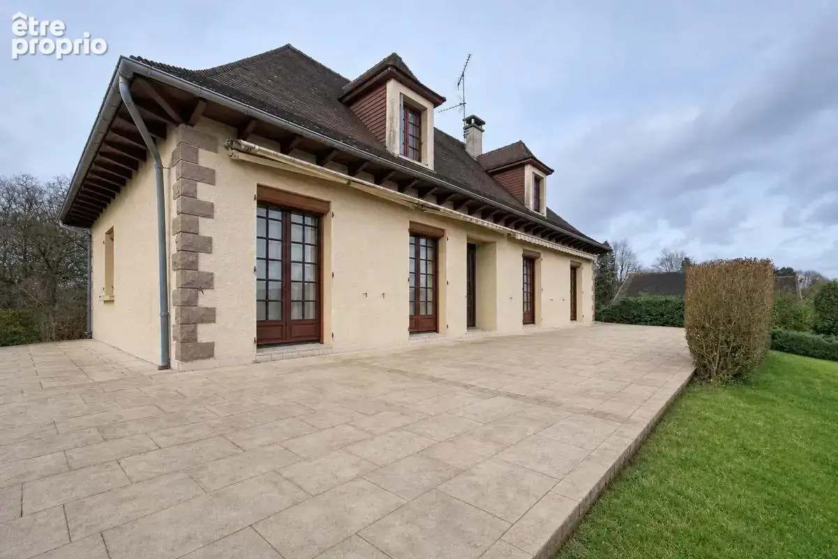 Maison de 186 m² avec jardin à Lubersac - photo 4