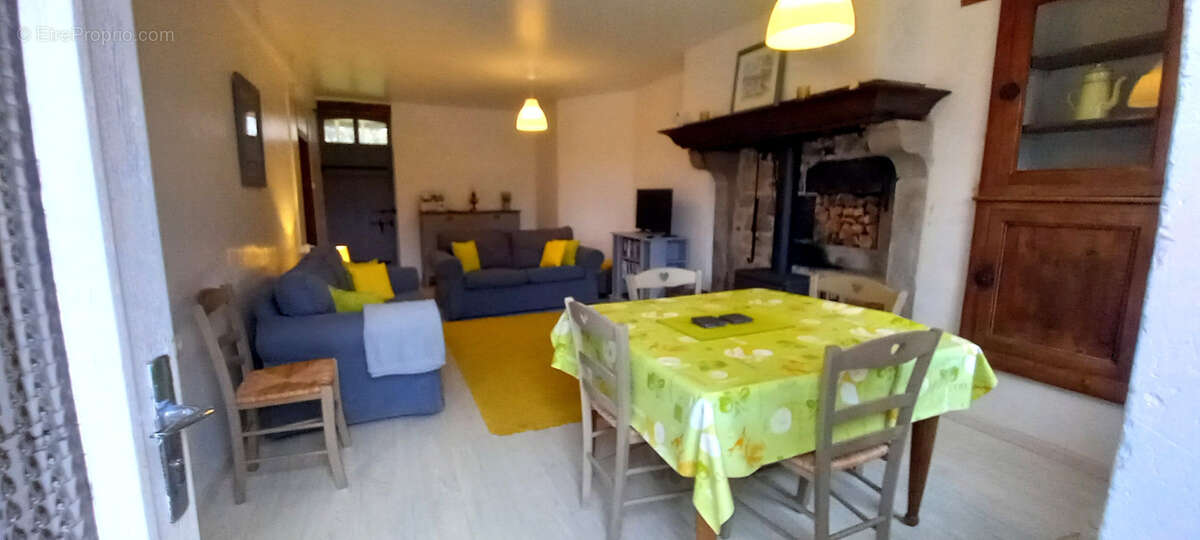 Maison à SAINT-PRIEST-LA-PLAINE