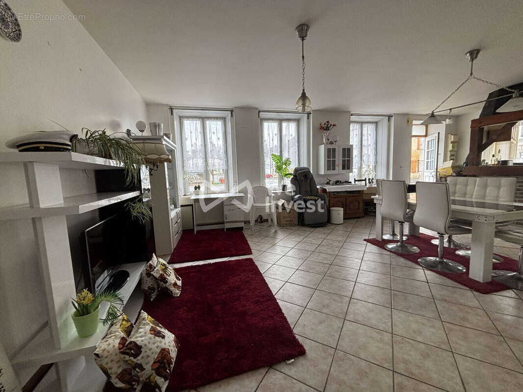 Maison à THIN-LE-MOUTIER